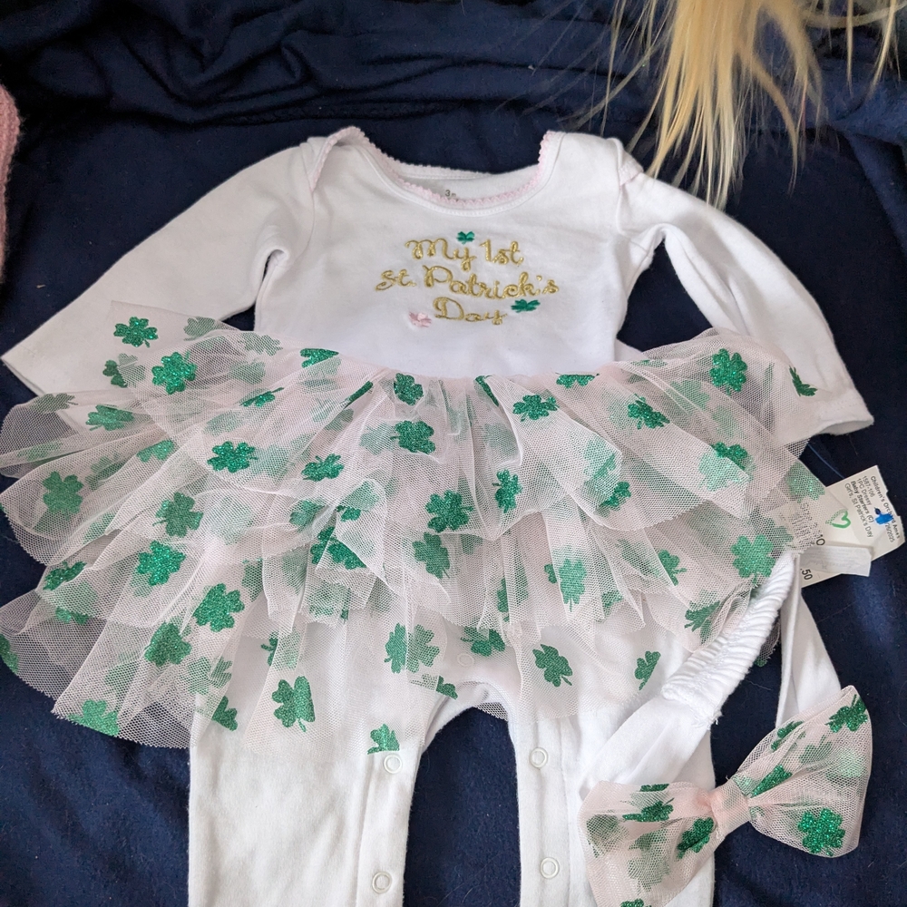 ⭐$7 WHEN BUNDLED ⭐White and Green St. Patrick's Day Baby Outfit
